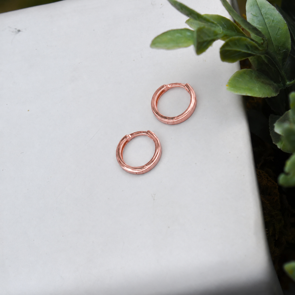 14kR 12.35mm Square Huggie TM022353-14K