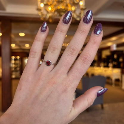 SS .99ct Garnet Ring LR52090SVJGN - 6.25