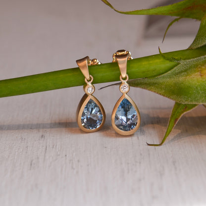 14kY 1.86cttw Aquamarine .04cttw Diamond Dangle Earring