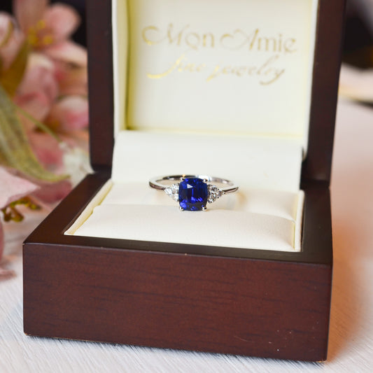 18kW 1.78ct Sapphire .12cttw Diamond Ring
