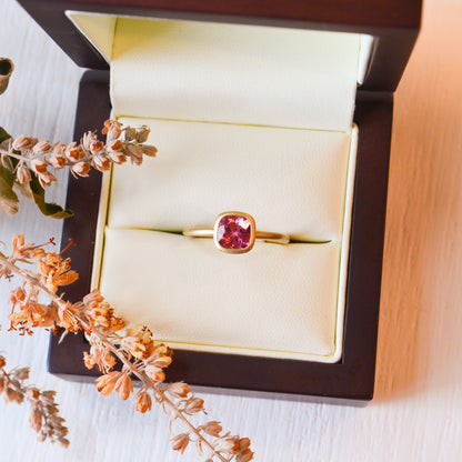 14kY .94ct Pink Tourmaline Bezel Ring