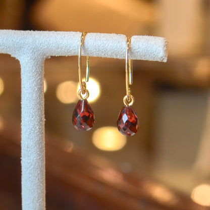 14kY Garnet Mini Simple Sweep 01/1085-09
