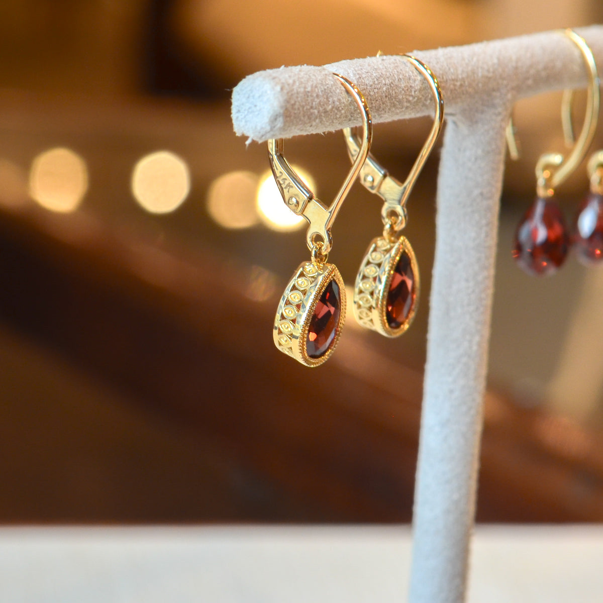 14kY 1.87cttw Garnet Earring TEA7592NGA