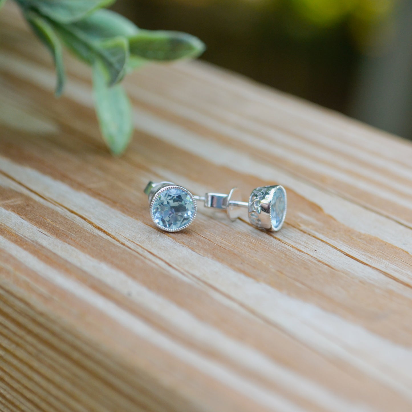 14kW 1.43cttw Aquamarine Stud TEA2018CAQ