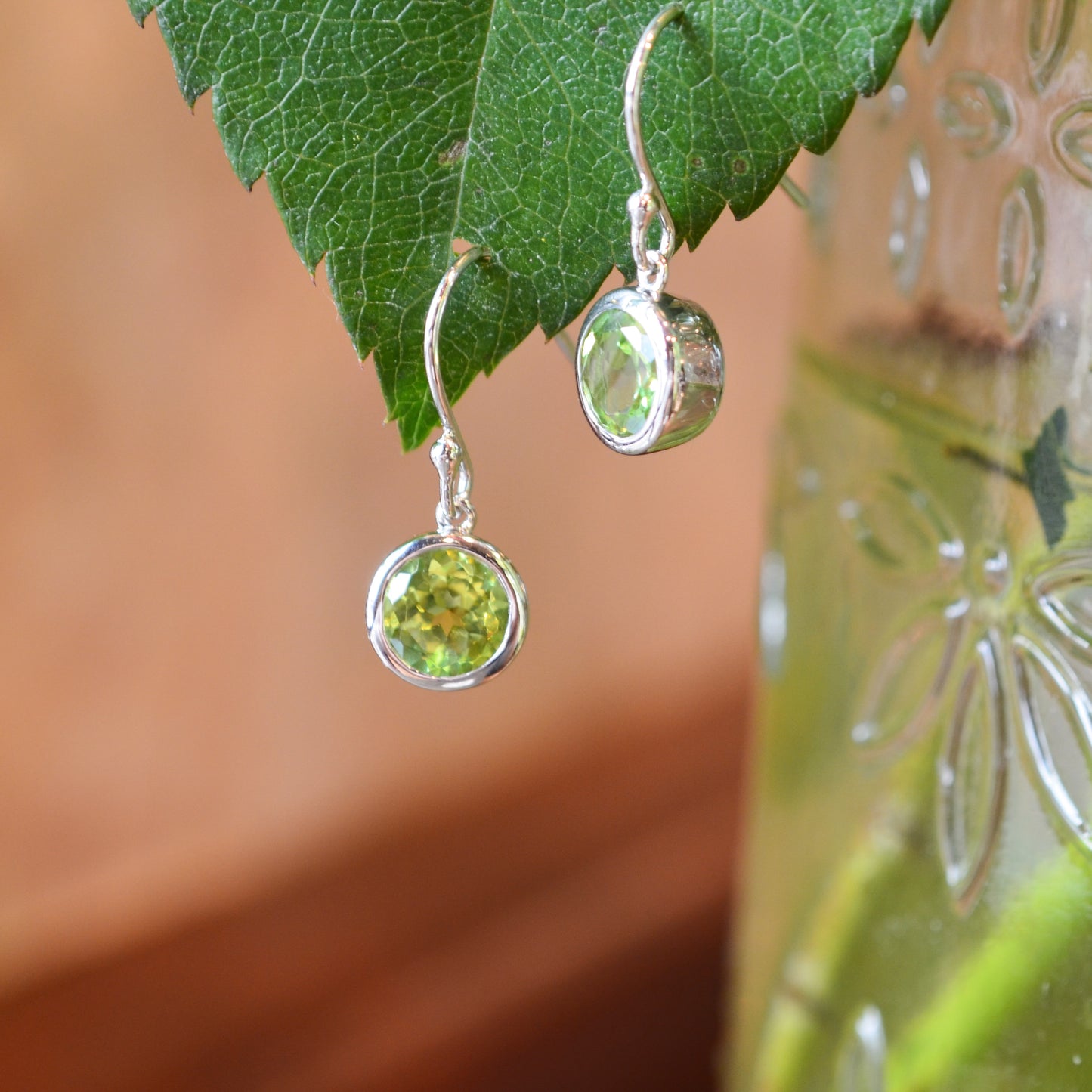 SS 6mm Peridot Dangle Earring