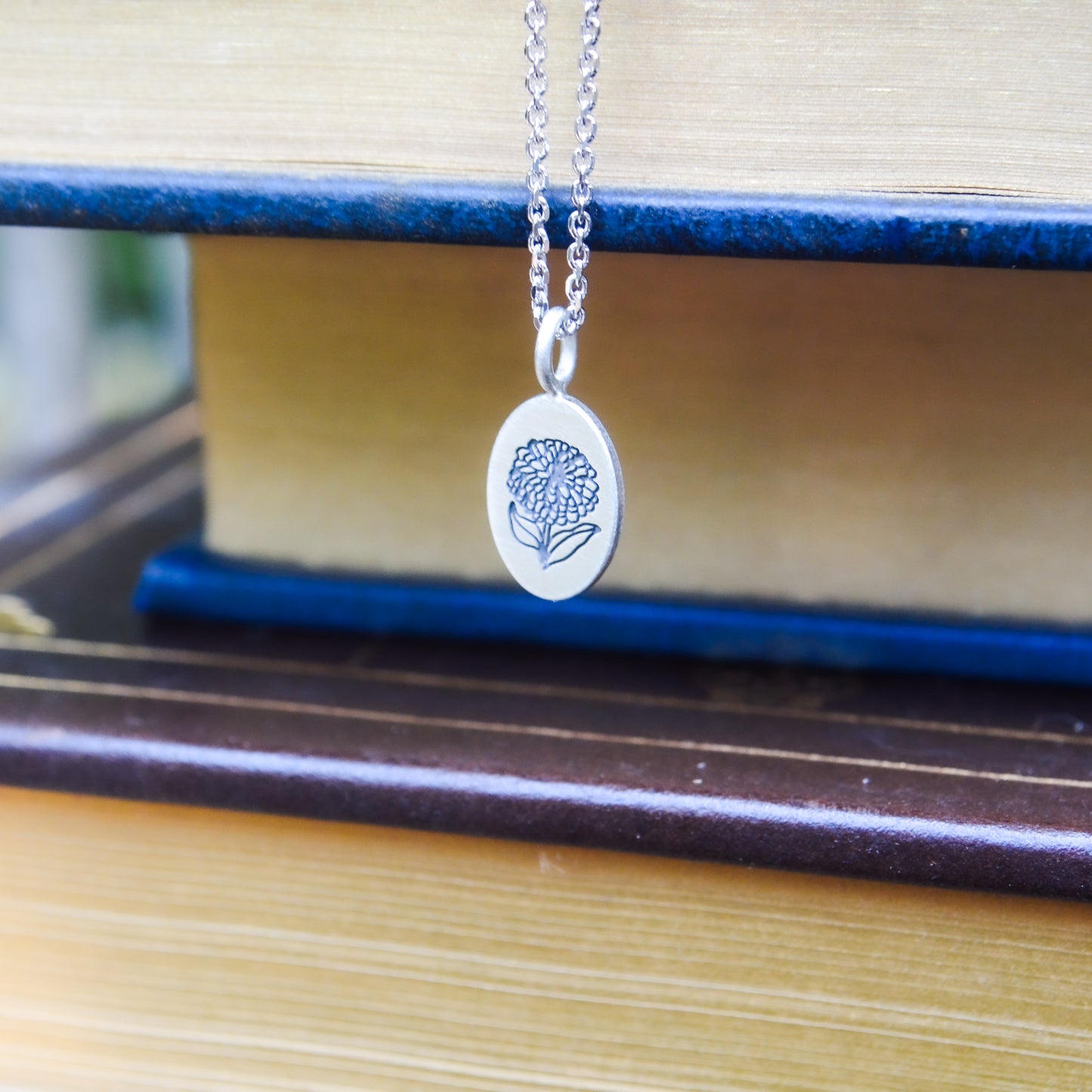 SS Oval Hydrangea Pendant