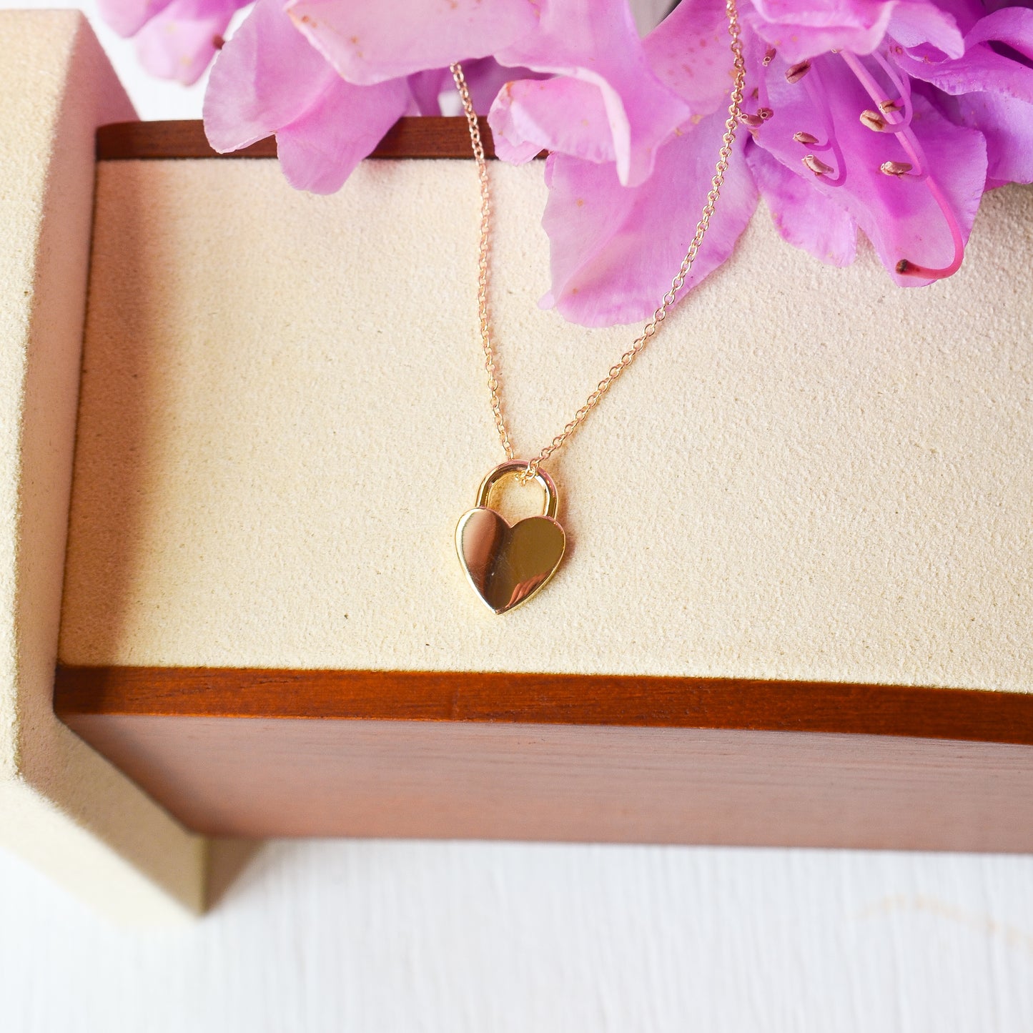 14kY 14.9x10.5mm Heart Lock Necklace 87595