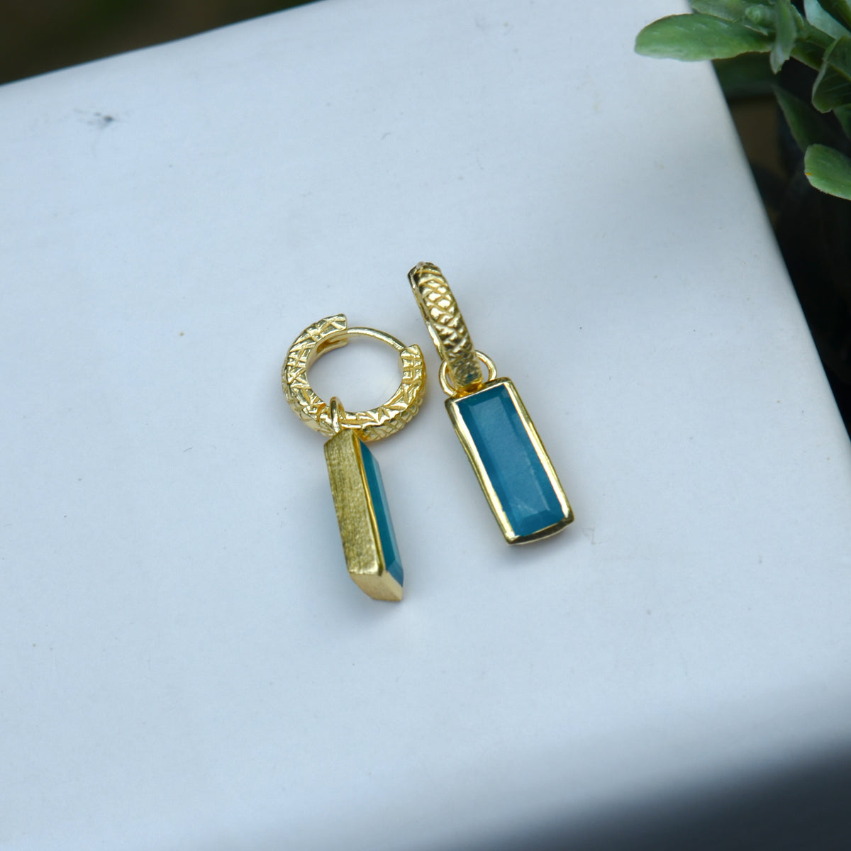 18k Vermeil Apatite Hoop Dangle PE129- 3283/APO