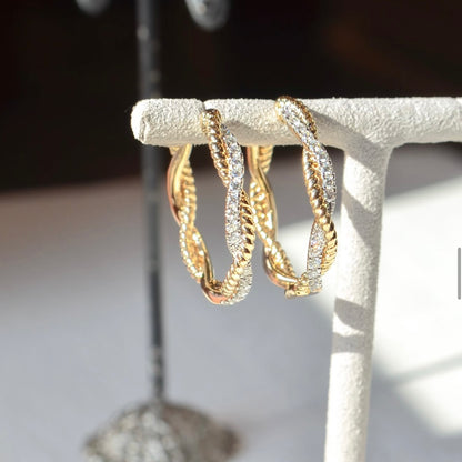 14kY/W .42cttw Diamond Twist Hoop SC55027085RDD1.00