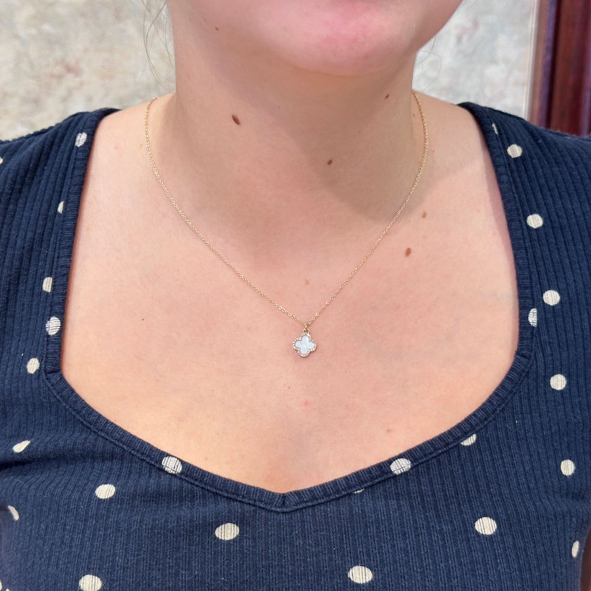 14kY .41ct MOP .08cttw Diamond Clover Necklace SC55025140