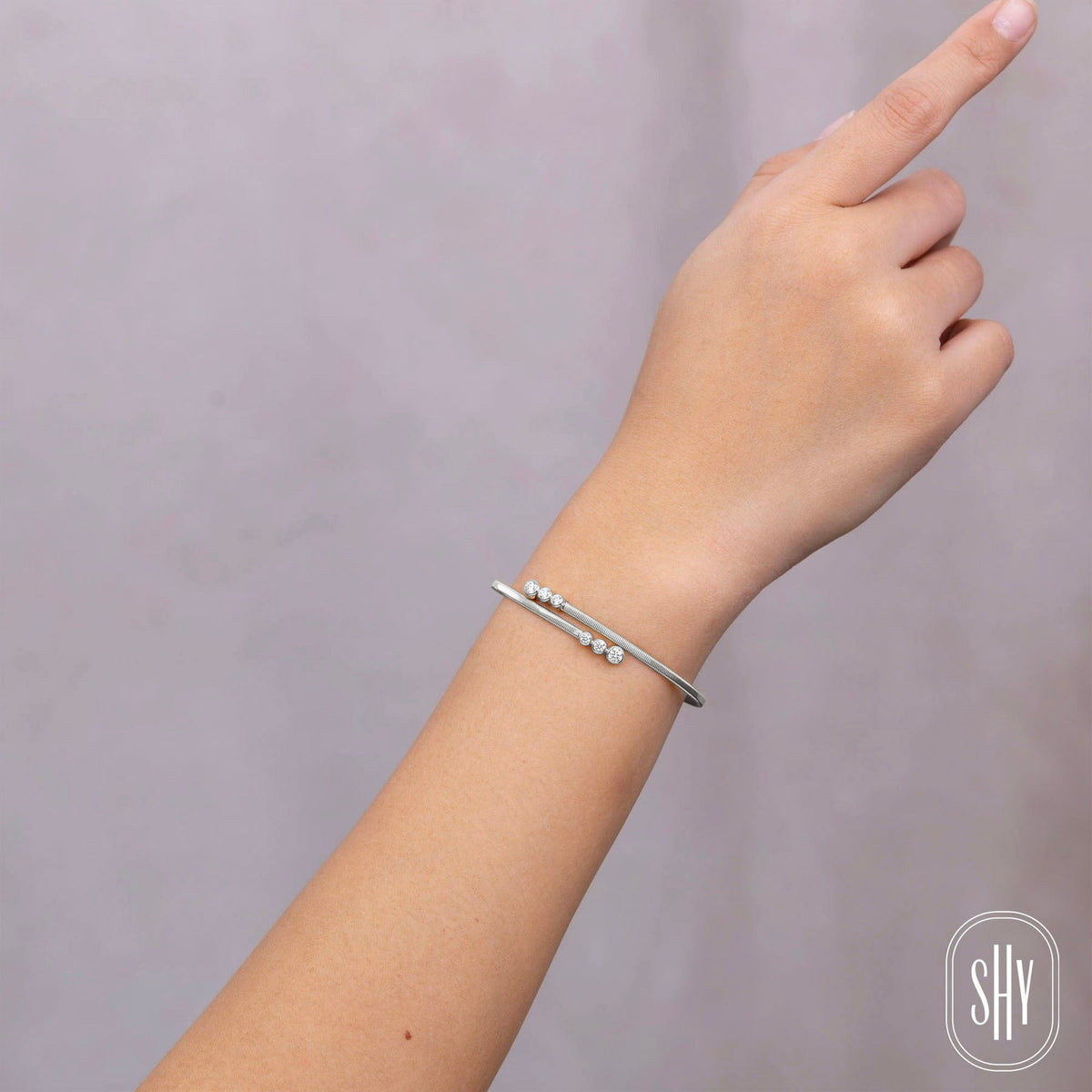 14kW .58cttw Diamond Bezel Flexible Bangle B22001080ZS