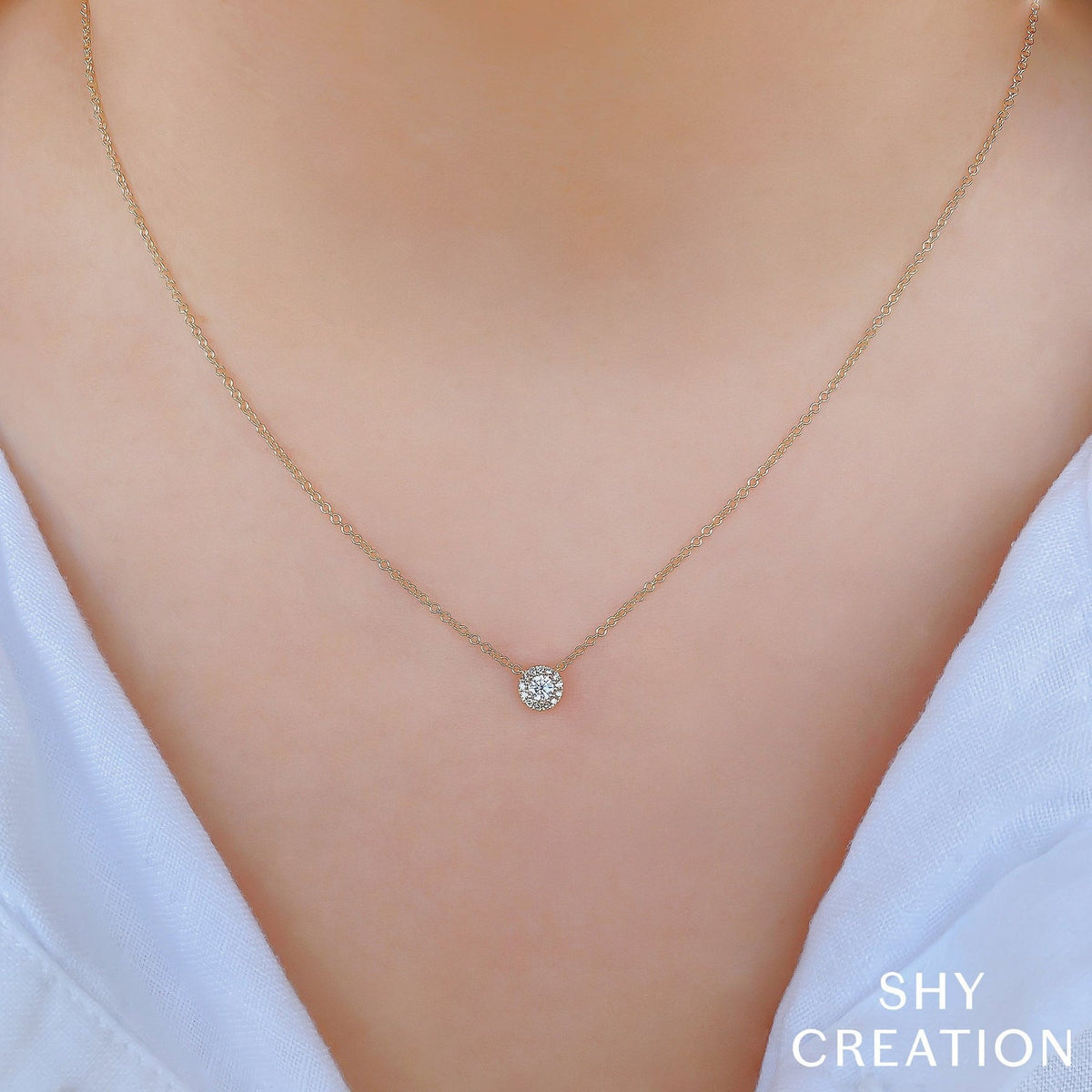 14kY .14cttw Diamond Halo Necklace SC55002696