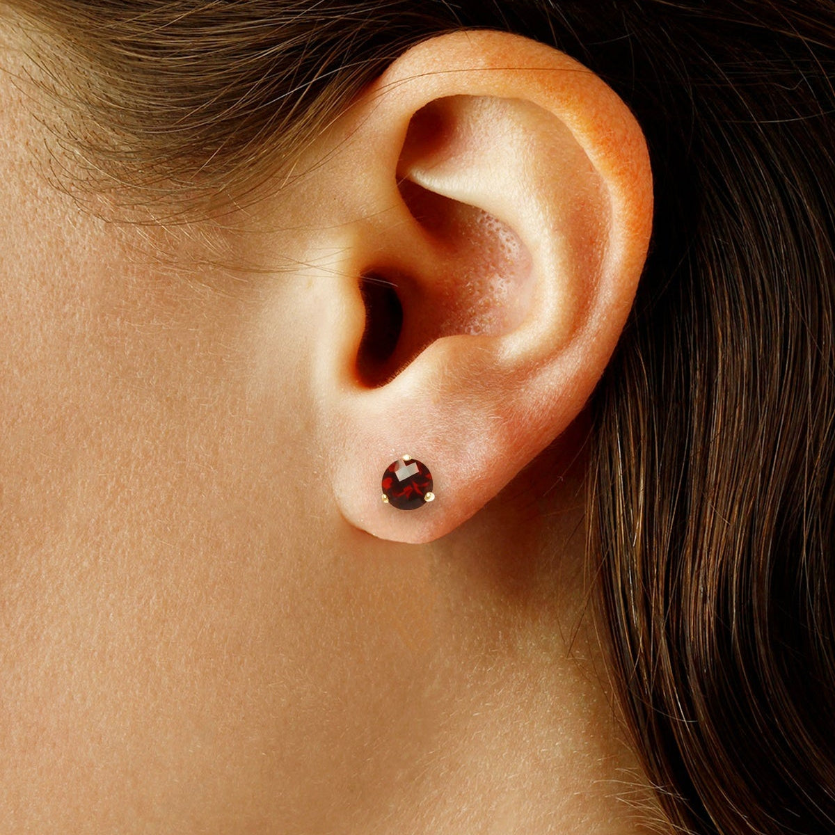 14kY 6mm Garnet Stud 01/814-01