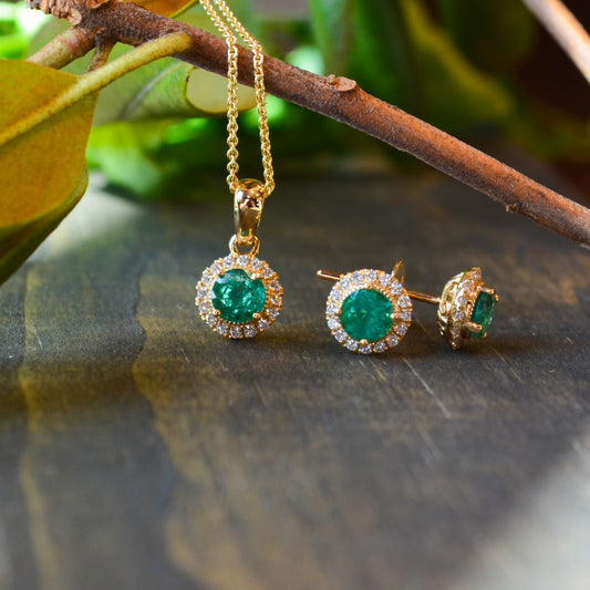 14kY .68cttw Emerald .14ct Diamond Stud TEQ7120NE